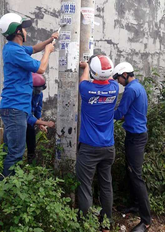 Huyện Ea H’Leo: Ra quân tháo gỡ, xoá quảng cáo rao vặt trái phép và tuyên truyền nâng cao cảnh giác cho nhân dân về tội phạm hoạt động “tín dụng đen” 